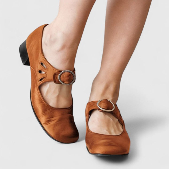 LÉA | ZAPATOS MERCEDITAS RETRO CON HEBILLA REDONDA
