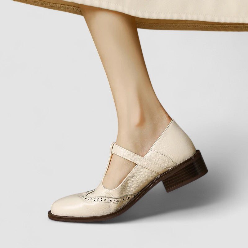 MARGOT | ZAPATOS CON CORREA EN T Y PERFORACIONES