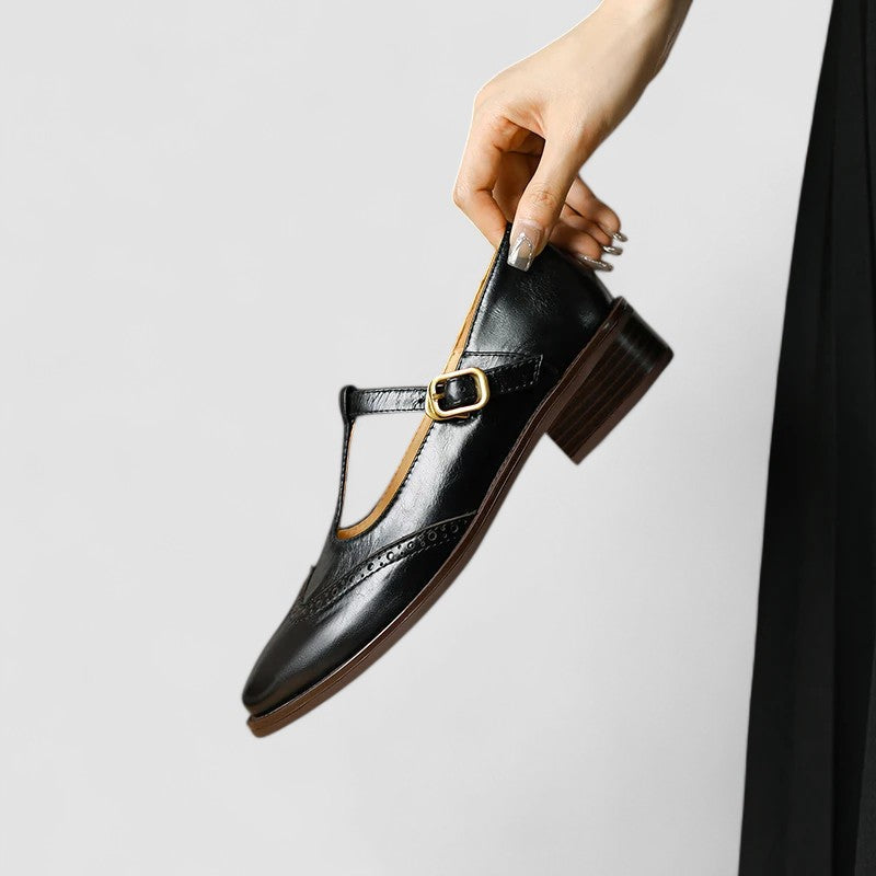 MARGOT | ZAPATOS CON CORREA EN T Y PERFORACIONES